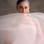 Rakul Preet Singh Instagram - Everything has beauty but not everyone sees it 💕💕 #ellebeautyawards
