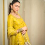 Rakul Preet Singh Instagram – Grateful hearts are always in style 💛💛

Outfit @jigarmaliofficial
Earrings @thehouseofmbj
Bangles @mkjewels_india @amrapalijewels @anmoljewellers
Rings @curiocottagejewelery @anmoljewellers
Bag @douxamourindia

Styled by @anshikaav
Assisted by @bhatia_tanisha 
Make up @im__sal
Hair @aliyashaik28
Shot by @deepak_das_photography