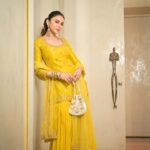 Rakul Preet Singh Instagram - Grateful hearts are always in style 💛💛 Outfit @jigarmaliofficial Earrings @thehouseofmbj Bangles @mkjewels_india @amrapalijewels @anmoljewellers Rings @curiocottagejewelery @anmoljewellers Bag @douxamourindia Styled by @anshikaav Assisted by @bhatia_tanisha Make up @im__sal Hair @aliyashaik28 Shot by @deepak_das_photography
