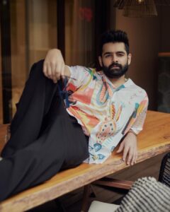 Ram Pothineni Instagram - For #Skanda promotions..

#skandaon28september 

Styled by - @ashwin_ash1 & @hassankhan_3 
Style team - @avinash_kajjam
Outfit - @shivanandnarresh
Pics - @arifminhaz
Footwear - @louboutinworld
Glasses - @burberry
Shot at - #casarapo