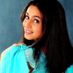 Rani Mukerji Instagram - Hi everyone! - Anyone know what movie this is from? Hint: it’s with Salman! - I know it’s been a while, happy 2021! I love this page a lot and I’ve missed all you lovely Ranians! I just started college which has been a fun yet difficult time! I will try to post more about our lovely queen, but I wanted to lyk I’m alive! ❤️