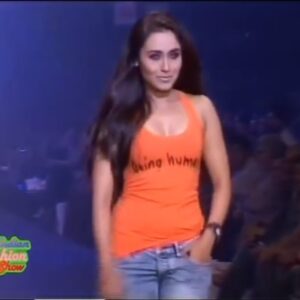 Rani Mukerji Instagram - Gosh what a queen, whenever she goes down the ramp all I see is, confidence, good looks and elegance! And she dances so cute at the end, my heart is full ❤️