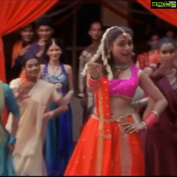 Rani Mukerji Instagram - Happy 16 Years of Saathiya ❤️. My favorite song of this movie, kinda wanna make a cross edit...! Which actor should I make it with? (All rights for video to Yash Raj Films)