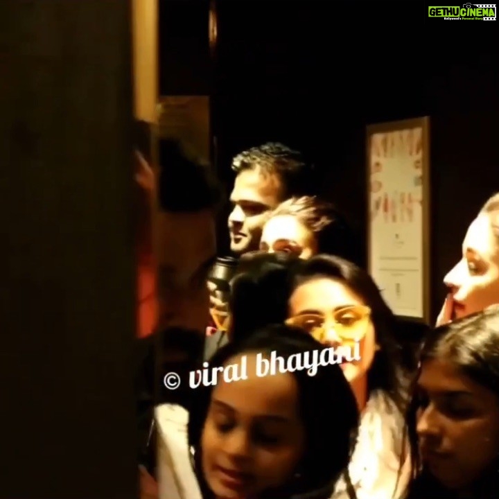 Rani Mukerji Instagram - Rani and Alia Bhatt and Anushka Sharma spotted at Rajeev Masand’s Roundtable Review, can’t wait for it!! ❤️(video credits to @viralbhayani )