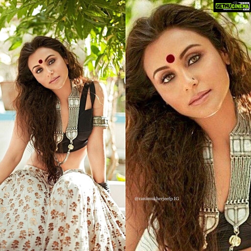 Rani Mukerji Instagram - Gorgeous oml love of my life 😍😍❤️! Like how is she so pretty!?! So guys, just wanted to talk w y’all. I’m sorry I’ve been more inactive than usual, it’s just been like, idk it feels like it’s become more of a duty to post than it is fun. I just am feeling like there’s not enough to post about Rani, don’t get me wrong, I love Rani! I just don’t wanna repeat edits. I’m just feeling a bit down 😕