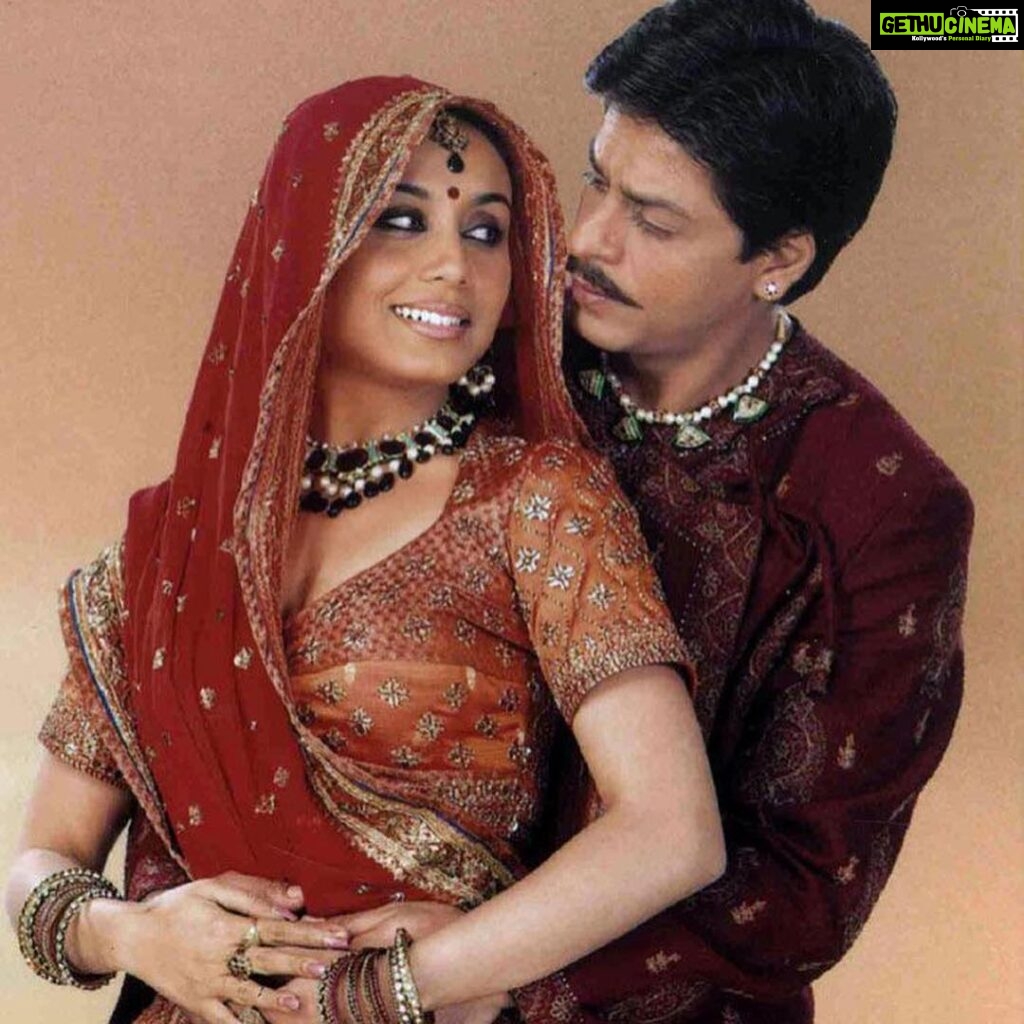 Rani Mukerji Instagram - Felt too lazy to make an edit, so just swipe through to see a montage of ShahRukh and Rani togther ❤️. I’m a diehard ShahRani fan, so this is a very important day for me!! SHAHRUKH KHAN @IAMSRK TURNS 53 TODAY!! 😭🤟🏽🤟🏽! ShahRukh Khan is my childhood actor, all my childhood movies I watched growing up was ShahRukh Khan! And I used to love the song “tum paas aaye, youn muskaraye...” I swear, I loved Rahul ❤️. ShahRukh is one of the best actors and one of the most humblest people I’ve seen and will always be a fan of him. I love you big time SRK, happy birthday 😘