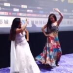 Rani Mukerji Instagram – Some highlights from the past two days in China ❤️. Isn’t Rani the most adorable person ever, that video of her dancing her fan is absolutely adorable IT WAS TO DISCOWALE KHISKO! ❤️🤩! And thank you for the all well-wishes who hoped I would get better, alhamdulilah the fever and back pain is over, but my headache had gotten worse 🤕🤒