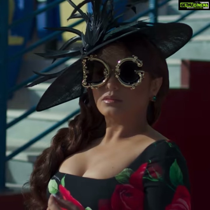 Rani Mukerji Instagram - when she's a queen 👸! what's your favorite power scene from the trailer? (personally mines the ball one bc it reminds me of Adira 🥺)