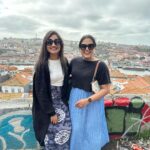 Ranjani Raghavan Instagram - ಪೋರ್ಚುಗೀಸರ ನಾಡಿಗೆ ನಾವು ಲಗ್ಗೆ ಇಟ್ಟಿದ್ದೇವೆ😎 #photodump #girlstrip #europe_vacations #portugal #birthdaytrip pc - the only photographer with me @samyuktha.nagesh 😁 Porto, Portugal