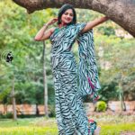 Ranjani Raghavan Instagram - 🖤🤍 ಲೈಫಿನಲಿ 💙💚💛🧡❤️💜 ಕನಸುಗಳು! Wearing @rose_petals_whitefield Photography @kandys_moments Hair @makeoverbyranjitha_gowda