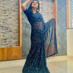 Ranjani Raghavan Instagram - ಸೀರೆ ಉಟ್ಟರೆ ಸಾಕೇ.. ಹೆಣ್ಣಿಗೆ ಬೇಕು ಫೋನು, ತೆಗೆಯಲೆ ಬೇಕು ಫೋಟೋ.. ಲೈಕ್ಸೂ ಬರೋಕೆ🤪🤪 (Guess the original lyrics😉)