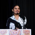 Ranjani Raghavan Instagram - ಪತ್ರಕರ್ತರು ಮತ್ತು ಸಾಹಿತಿ ಸತೀಶ್ ಚಪ್ಪರಿಕೆಯವರ “ಘಾಂದ್ರುಕ್” ಕಾದಂಬರಿ ಬಿಡುಗಡೆ ಕಾರ್ಯಕ್ರಮದಲ್ಲಿ ಭಾಗಿಯಾಗಿದ್ದು ಸಾಹಿತ್ಯಾಸಕ್ತರ ಒಡನಾಟ ನೆನ್ನೆಯ ನನ್ನ ದಿನವನ್ನ ಸಂಪೂರ್ಣವಾಗಿಸಿತು🙂 @bookbrahma ನನ್ನ ರೀಸೆಂಟ್ ಓದು - "ಘಾಂದ್ರುಕ್" ೪೨೩ ಪುಟಗಳು ಹೆಸರು ಸಿದ್ಧಾರ್ಥ್ ಹೊಸ್ಮನೆ ಮೂವತ್ತಾರು ವರ್ಷ ಕೋಟ್ಯಾಧಿಪತಿ ಮತ್ತು ಸಿಂಗಲ್. ಈತನೇಕೆ ತನ್ನ ಸರ್ವಸ್ವವನ್ನೂ ಬಿಟ್ಟು ಪಲಾಯನ ಮಾಡುತ್ತಿದ್ದಾನೆ ಅನ್ನೋದೇ ಘಾಂದ್ರುಕ್ ನ ಕತೆ. ಸನ್ಯಾಸತ್ವಕ್ಕಲ್ಲ ಬದಲಾಗಿ ನೇಪಾಳದ ಅನ್ನಪೂರ್ಣ ಸರ್ಕೀಟಿನಲ್ಲಿ ಹೈಕಿಂಗ್ ಹೋಗುವ ಮೂಲಕ ತನ್ನನ್ನು ತಾನು ಕಳೆದುಕೊಂಡು ಹೊಸದೇನನ್ನೋ ಹುಡುಕೋದರ ಹಿಂದೆ ಕಥೆ ತೆರೆದುಕೊಳ್ಳುತ್ತಾ ಹೋಗುತ್ತದೆ. ಬೇಸಿಸ್ ಹಾರ್, ಮುಕ್ತಿನಾಥ ಮತ್ತು ಘಾಂದ್ರುಕ್ ಹೆಸರಿನ ಹಿಮಾಲಯದ ರುದ್ರ ರಮಣೀಯ ಕಣಿವೆಗಳಲ್ಲಿ ಮೈ ಮನಸ್ಸು ಸೋತರೂ ಛಲಬಿಡದೆ ಸಾಗೋ ಸಿದ್ಧಾರ್ಥನ ಪಯಣ ಒಂದೆಡೆಯಾದರೆ, ಜ಼ೆಸ್ಟ್ ಇಂಟೆಲಿಜೆನ್ಸ್ ಅನ್ನೋ ಕಾರ್ಪೊರೇಟ್ ಕಂಪನಿ ಹಿಮಾಲಯದಂತೆ ಬೃಹದಾಗಿ ಬೆಳೆದು ನಿಂತ ರೀತಿ, ಸಿದ್ಧಾರ್ಥನ ವಯಕ್ತಿಕ ಜೀವನದಲ್ಲಾದ ತಲ್ಲಣಗಳು, ಎದುರಿಸಿದ ಸವಾಲುಗಳು ಫ಼್ಲಾಶ್ ಬ್ಯಾಕಿನ ಬಗ್ಗೆ ಓದುಗರಿಗಿದ್ದ ಪ್ರಶ್ನೆಗಳಿಗೆ ಒಂದೊಂದಾಗಿ ಉತ್ತಾರಿಸುತ್ತಾ ಸಾಗುತ್ತದೆ. ಹಿಮಾಲಯದ ಕೊರೆಯೋ ಛಳಿಯಲ್ಲಿ ರಾತ್ರಿಗಳನ್ನು ಕಳೆಯಲು ಸಿದ್ಧಾರ್ಥ್ ಟೀ ಹೌಸ್ ಗಳನ್ನ ಹುಡುಕಿ , ಬಿಸಿ ಬಿಸಿ ದಾಲ್ ಭಾತ್ ತಿಂದು, ಬಿಯರ್, ಗ್ರೀನ್ ಟೀ ಕುಡಿದು ಸ್ಲೀಪಿಂಗ್ ಬ್ಯಾಗಿನ ಜ಼ಿಪ್ ಎಳೆದುಕೊಂಡು ಮಲಗಿದಾಗ ನಮಗೂ ಬೆಚ್ಚಗಿನ ಅನುಭವವಾಗೋದು ಗ್ಯಾರಂಟಿ. ವಿಶೇಷವೆಂದರೆ ಆ ಟೀ ಹೌಸ್ ಗಳ ನಿಜವಾದ ಮಾಲೀಕರ ಹೆಸರುಗಳು, ಅಲ್ಲಿನ ಹವಾಮಾನ, ಎಲಿವೇಶನ್, ಹೈಕಿಂಗಿಗೆ ಬೇಕಾದ ಮಾಹಿತಿ ಮತ್ತು ಮುನ್ನೆಚ್ಚರಿಕೆಗಳು ಕಾದಂಬರಿಯಲ್ಲಿ ಕಾಣಸಿಗುತ್ತದೆ. ಹಾಗಾಗಿ ನಾಮಗೇನಾದರೂ ಸಿದ್ಧಾರ್ಥನ ದಾರಿ ಹಿಡಿಯಬೇಕೆನಿಸಿದರೆ ಈ ಪುಸ್ತಕವೇ ಟ್ರಾವೆಲಿಂಗ್ ಗೈಡ್ ಆಗಬಲ್ಲದು. ಜೈನ ಧರ್ಮದಲ್ಲಿ ಹುಟ್ಟಿರೋ ಕಥಾನಾಯಕನ ತಂದೆ ಧರ್ಮರಾಜ ಶೆಟ್ಟರು ಹೊಸ್ಮನೆಯ ದೈವದ ಆರಾಧಕರಾಗಿ, ಸರ್ವಧರ್ಮವನ್ನೂ ಗೌರವಿಸುವವರಾಗಿ, ಮಾತೃವಾತ್ಸಲ್ಯ ಹೊಂದಿರೋ ತಂದೆಯಾಗಿ ಬಹಳ ಇಷ್ಟವಾಗುತ್ತಾರೆ. ತಂದೆ ಜೊತೆಗಿನ ಬಾಂಧವ್ಯ, ಹೆಸರಿಡದ ಸಂಬಂಧಗಳು, ಹೆಸರಿಗೂ ಮೀರಿದ ಸಂಬಂಧಗಳು ಸಿದ್ಧಾರ್ಥನ ಜೀವನದಲ್ಲಿ ಬಂದರೂ ಮತ್ತದೇ ಖಾಲಿತನವನ್ನು ಬಿಟ್ಟುಹೋಗುತ್ತವೆ. ಹೆಣ್ಣುಗಳ ಪಾತ್ರ ಪೋಷಣೆಗಳಲ್ಲಿ ಮಡಿವಂತಿಕೆ ತೋರದೇ ಕಥೆಗಾರರು ಸಂದರ್ಭಗಳನ್ನೂ, ಪಾತ್ರಗಳನ್ನು ಮತ್ತವರ ಅಂತರಂಗವನ್ನು ಬೆತ್ತಲೆಮಾಡುತ್ತಾ ಪ್ರೇಮ ಕಾಮಕ್ಕೂ ಮೀರಿದ್ದೇನನ್ನೋ ಹೇಳಲು ಹೊರಟಿರೋ ರೀತಿ ವಿಶೇಷವೆನಿಸುತ್ತದೆ. ಹಾಗಾಗಿಯೇ ಕೊನೆಯಲ್ಲಿ ಸಿಗೋ ವಿದೇಶಿ ಹುಡುಗಿ ಸೋಫ಼ಿಯಾ ಓದುಗರ ಮನಸ್ಸಿಲ್ಲಿ ಉಳಿದುಬಿಡುತ್ತಾಳೆ. (Couldn’t add the full review because of word limit in the caption. Check the comment section for continuation🙂) The Indian Institute of World Culture