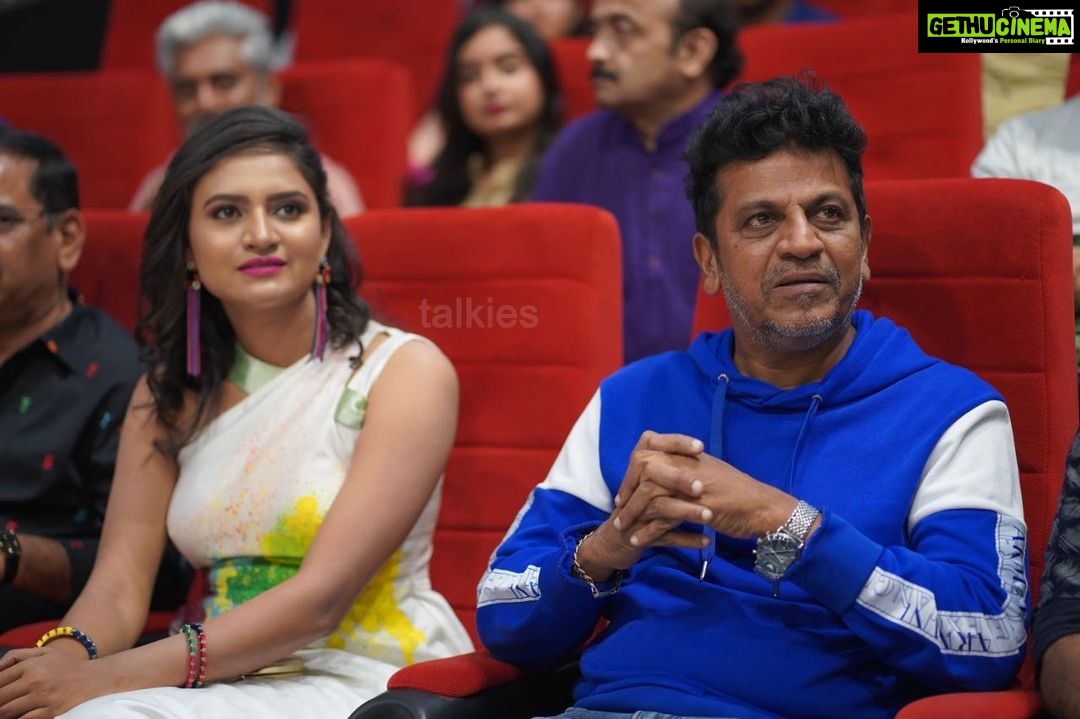 Ranjani Raghavan Instagram - Can you believe he is 60!🥹 ಹ್ಯಾಪಿ ಹುಟ್ಟುಹಬ್ಬ ಶಿವಣ್ಣ.. #latepost #birthdaypost @nimmashivarajkumar