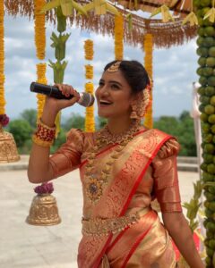 Ranjani Raghavan Instagram - ಏನ್ ಅಂತ ಅನೌನ್ಸ್ ಮಾಡ್ಲಿ? 😉
ಕಾದು ತಿಂದಾಗ ಸಿಹಿ ಜಾಸ್ತಿ ಅನ್ಲಾ? 😍

Saree - @divisha_collections_ 
Jewellery - @dnjewelleryhouse