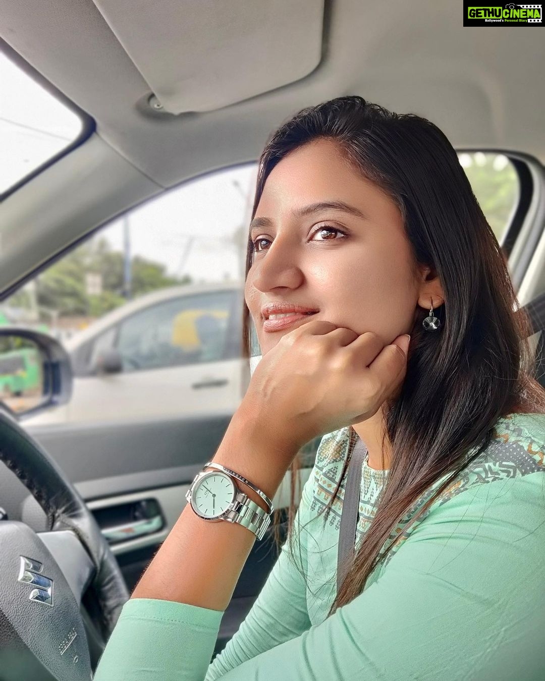 Ranjani Raghavan Instagram - Which is your favourite pastel colour? Tis’ the season of pastels. Check out @danielwellington ’s latest Pastel Dials. Shop your favourite timepiece from the Iconic Collection & get a Classic Bracelet absolutely free. Don’t forget to use my code “RANJANIDW” to get a 15% off on your purchase from the website. #ad #danielwellington #dwindia