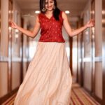 Ranjani Raghavan Instagram - ಉದ್ದ ಲಂಗ ಹಾಕೊಂಡು ಹೀಗೆ ರೌಂಡ್ ಹೊಡಿಯೋದು ಹೆಣ್ಮಕ್ಕಳ ಆಜನ್ಮಸಿದ್ಧ ಹಕ್ಕು ಯುವರ್ ಆನರ್😉💃 Clicks by @niros_photography @kandys_moments Mua - @glam_goddess.makeover