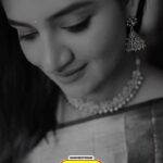 Ranjani Raghavan Instagram - Sarees are indeed 6 yards of impeccable beauty and when it's a saree from @kanchivmlsilks it's even more special with its intricate handcrafted precision of work. This beautiful kanjivaram saree from @kanchivmlsilks is as gorgeous as a drape can get and I'm absolutely in love with it!🥰 If you are looking for Kanjivaram sarees too, follow @kanchivmlsilks and shop at http://surl.li/bnwyc Photography- @lucky_photography143 Editing - @editor__ganesh Jewelry - @trendzzz___point #KanchiVMLSilks #Varamahalakshmisilks #kanchipattusarees #kanchipuram #kanjivaramsarees #kanchipattusilk #kanchisilk #silksarees #sareeday #silksaree #sarees #SareeOfTheDay #Sareelove #sareefashion #sareecollection #sareesofinstagram #sareehouse #India
