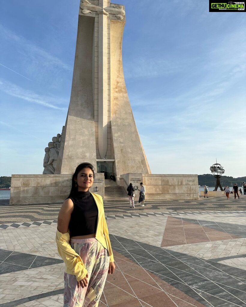 Ranjani Raghavan Instagram - Love, Laughter and Lisbon 🌼 #photodump #girlstrip #europe_vacations #portugal #birthdaytrip