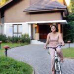 Ranjani Raghavan Instagram - Walking or cycling.. which is your favourite cardio? 🤙🏿🤠 Fun time at @morickapresort Morickap Resort