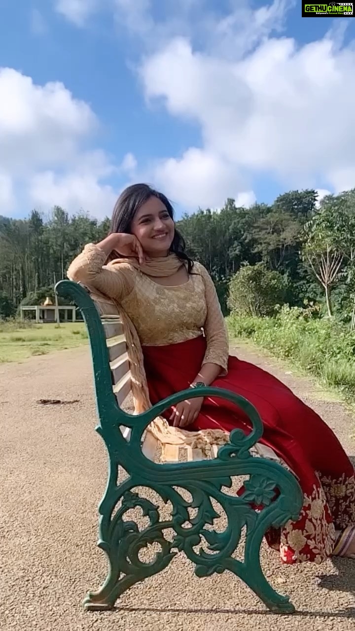 Ranjani Raghavan Instagram - ಈ ಹಸಿರು ಸಿರಿಯಲಿ ಮನಸು ಮೆರೆಯಲಿ… 💚☘️ Chikmagalur