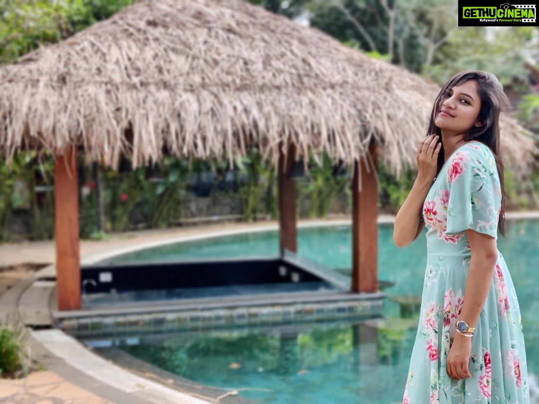 Ranjani Raghavan Instagram - ನಾವು ಫೋಟೋಗೆ caption ಏಕೆ ಕೊಡ್ತೇವೆ ಹೇಳಿ🤔