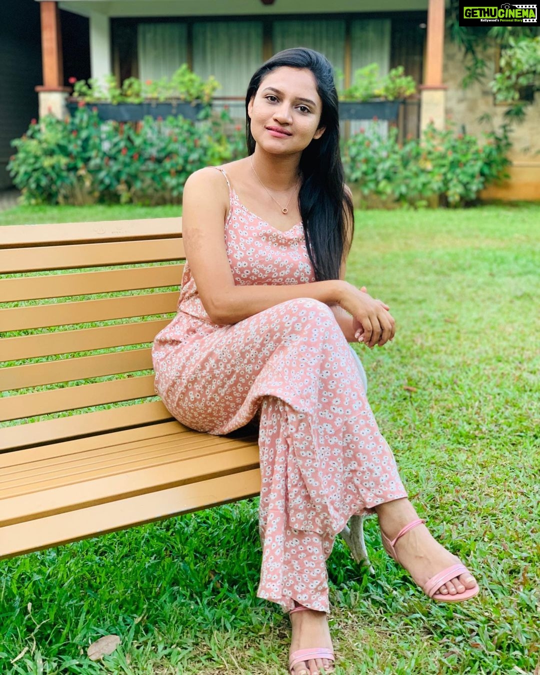 Ranjani Raghavan Instagram - 2021 ಮುಗ್ಯೋಕೆ ಇನ್ನು ಇಪ್ಪತ್ತು ದಿನ ಅಷ್ಟೇನಾ! #yearendtrip #familytime at @morickapresort Morickap Resort