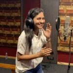 Ranjani Raghavan Instagram – Trend mania at dubbing studio 🤩 #hakunamatata#kannadawebseries