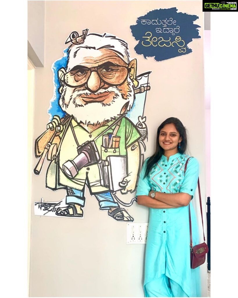 Ranjani Raghavan Instagram - Fangirl 👧 @poornachandra.tejaswi.kp Wearing - @_rathnams_ 💙 Bahuroopi Book Hub