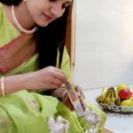 Ranjani Raghavan Instagram - ವರಮಹಾಲಕ್ಷ್ಮೀ ಹಬ್ಬದ ಶುಭಾಶಯಗಳು🌺 Wearing - @kaverisilksarees V.c @sowdhamini_ramya 😘❤️