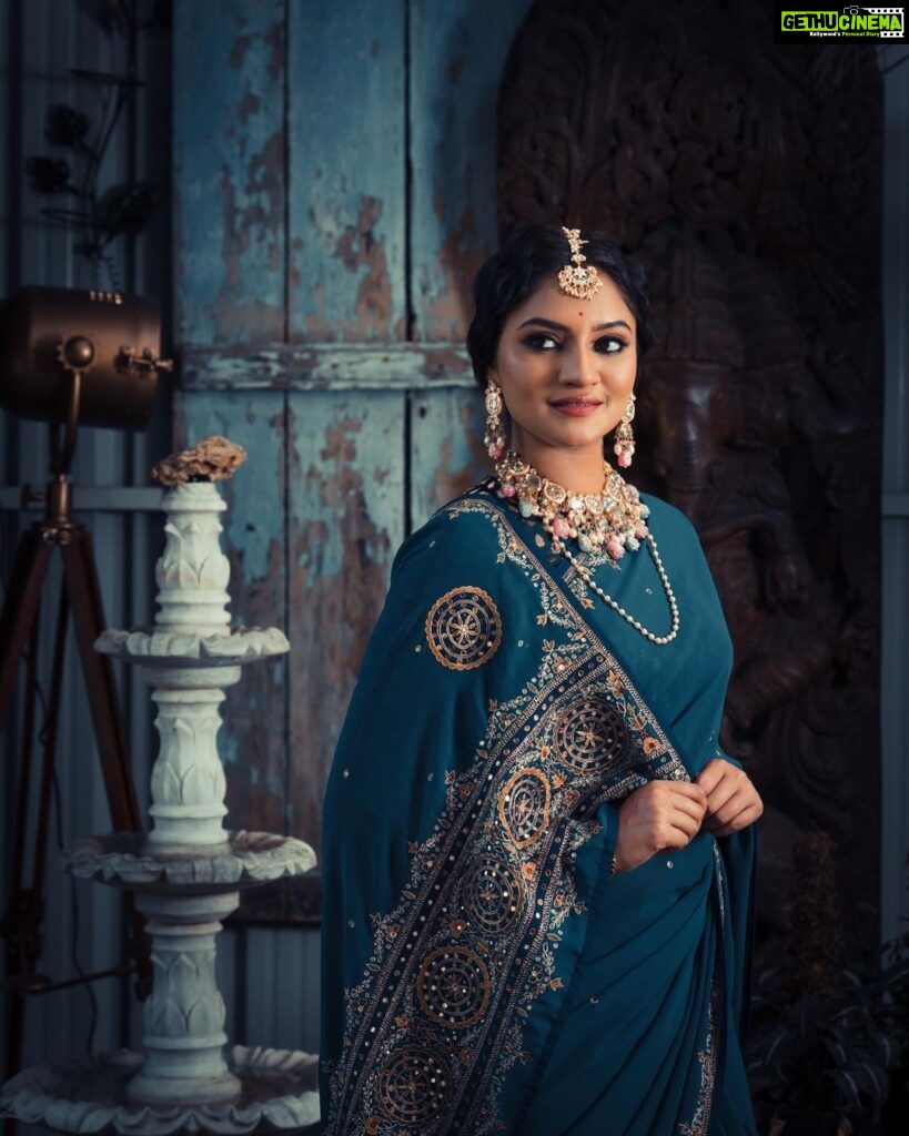 Ranjani Raghavan Instagram - I am totally in love with the look and the authentic jewellery by @masterpiece_heritage 😍 masterpiece_heritage is a heritage jewellery rental brand that makes borrowing jewellery for your special occasions extremely affordable and sustainable as a life style choice of mindful consumption. - This shoot is not about capturing a staged vintage look or a made up retro setup. This about really going into the times behind us, into the rich cultural span, witnessing that sight almost through a time travel-like experience. Very natural and very real, yet of a time we can only imagine. This is about bringing forth the timelessness of a time. - Just like how people look up to celebrities in the present times as style icons to influence their own sense of style, people in the past looked up to Royalty as icons of style and fashion. They become the quintessential trendsetters. Through various artisans in the palaces, political travels and alliances, symbolic animals, floras and fauna of the time, important events of the states emerged various elements of fashion. - Be the broach on the saree - representing the Mysore crest - Gandaberunda, the classic adikke, use of pearls and stones in abundance or the solid studded daabu, they all tell tales of a certain land and a certain time. - This shoot is a culmination of style icons - The Royalty of Mysore and of an able celebrity. We bridge the gap of the two times and bring to people the importance of roots and of finding your own in the modern times.