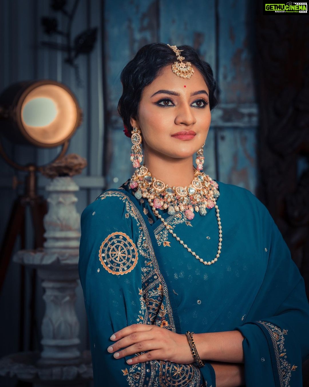 Ranjani Raghavan Instagram - ಮೈಸೂರು ಮಹಾರಾಣಿಯರ ಗೌರವಾರ್ಥವಾಗಿ.. (look 2) Tribute to Maharanis of Mysore 🙏 Today is the death anniversary of Maharani Kempananjammanni. Let’s take this occasion to salute all their great contributions 😊 #fashionwithpurpose #mysoreheritage #wodeyarsofmysore #photoshootwiththeme Jewellery - @masterpiece_heritage Photography - @glamshotz_official MUA - @makeuphairbyvinyasahippla