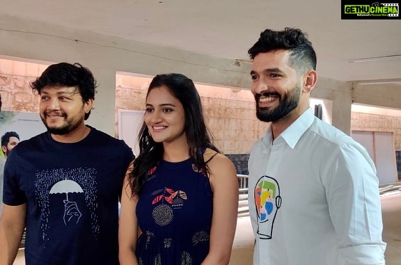 Ranjani Raghavan Instagram - At today’s press meet🌻@diganthmanchale @goldenstar_ganesh #knkh Renukamba Studio, Malleshwaram