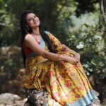Ranjani Raghavan Instagram - ನೀವೇನೋ ಒಂದು ಒಳ್ಳೇದ್ ಅಂದ್ಕೊಂಡಿದ್ದೀರಲ್ಲಾ? ಅದು ಆಗೇ ಆಗುತ್ತೆ ನೋಡ್ತಾಯಿರಿ.. 😇 #manifestpositiveenergy #positivelife @kandys_moments 💄 @makeup.jyoti 👗 @shimmer_designer_studio