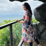 Ranjani Raghavan Instagram - ಗಸ್ತು ಹೆೊಡೆವ ಚಂದ್ರ ಬಂದ ಕೇಳುತ್ತ ಮಾಮೂಲು.. ಕೊಟ್ಟು ಕಳಿಸೋಣ ಒಂದು ಕವಿತೆಯ ಸಾಲು.. #ಕವಿನಮನ🙏🏼 #ಜಯಂತ್ಕಾಯ್ಕಿಣಿ #jayanthkaykini