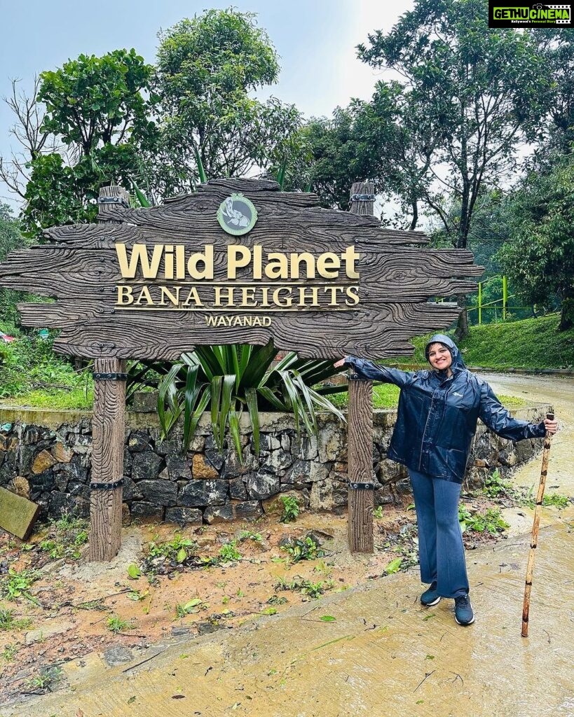 Ranjani Raghavan Instagram - ಊಟ🥘 ಆಟ🎲 ಚಾರಣ⛰️ @wildplanet_banaheights @tripstoluxury #friendstrip #collegegang #namdehava #trekkinginrain Wild Planet -Bana Heights