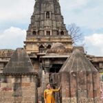 Ranjani Raghavan Instagram - ನರ್ಮದಾ ಘಾಟ್, ಓಂಕಾರೇಶ್ವರ ಮತ್ತು ಮಮಲೇಶ್ವರ ದೇವಸ್ಥಾನ ದರ್ಶನ🙏🏼 #jyothirlinga OmKareshwar Jyotirlinga Temple, OmKareshwar