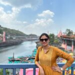 Ranjani Raghavan Instagram - ನರ್ಮದಾ ಘಾಟ್, ಓಂಕಾರೇಶ್ವರ ಮತ್ತು ಮಮಲೇಶ್ವರ ದೇವಸ್ಥಾನ ದರ್ಶನ🙏🏼 #jyothirlinga OmKareshwar Jyotirlinga Temple, OmKareshwar