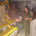 Raveena Tandon Instagram – It’s the time for the festive season to commence with the arrival of Bappa! With friends and family! Our in-house Bappa gets pampered year through, but even more these days .. ♥️🌸🕉️🌸♥️ Bandra West