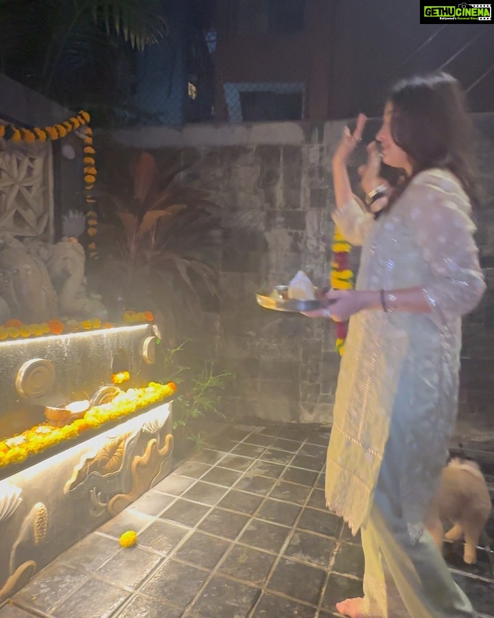 Raveena Tandon Instagram - It’s the time for the festive season to commence with the arrival of Bappa! With friends and family! Our in-house Bappa gets pampered year through, but even more these days .. ♥️🌸🕉️🌸♥️ Bandra West