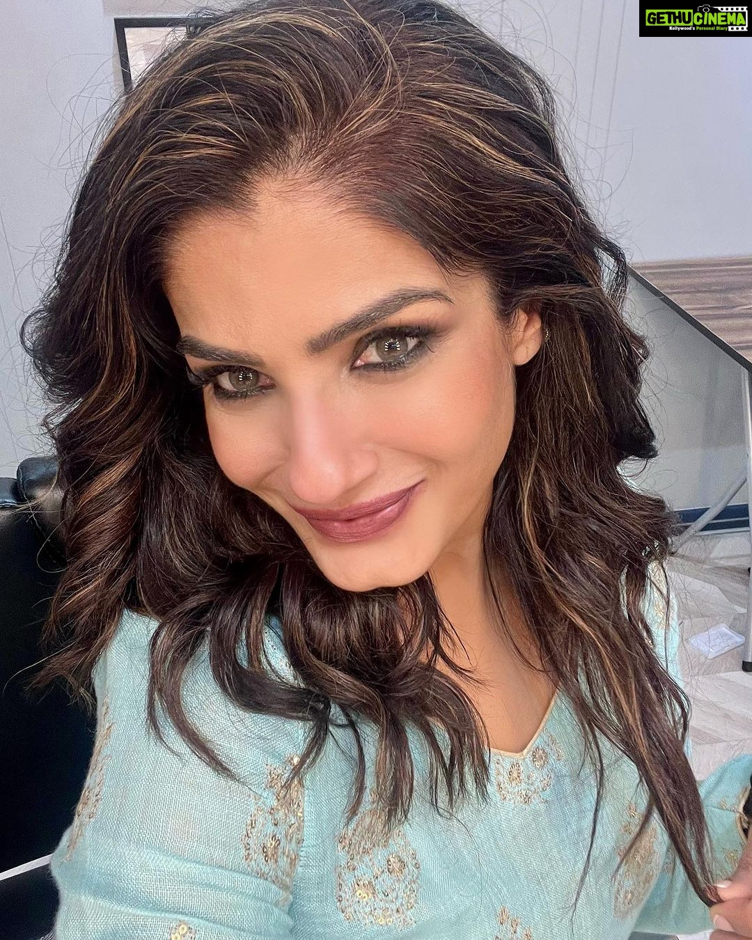 Raveena Tandon Instagram - Just moodS . Like Right now. ♥️ Mumbai, Maharashtra