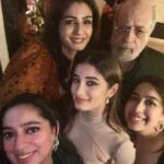 Raveena Tandon Instagram - The week that went by….♥️ surprise get togethers,#taali success celebrations, @afeefanadiadwala your face was a revelation with all the surprise and shocks! 😂 you deserve all the happiness , surprises and success! Happy Birthdays , Dear @siddhid11 ♥️ wishing you all the Love and happiness Positivity and blessings! Bandra West