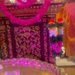 Raveena Tandon Instagram - Hare Krishna , Krishna Krishna Hare Hare ..🙏🏻🕉️🙏🏻. जन्मदिन की शुभकामनाए! हाथी घोड़ा पालकी!जय कन्हैयालाल की ! Celebrations at Iskcon at midnight! The Birth of Shri Krishna 🙏🏻