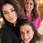 Raveena Tandon Instagram - #movienight #theusualsuspects 😂😘 #criticallyyours