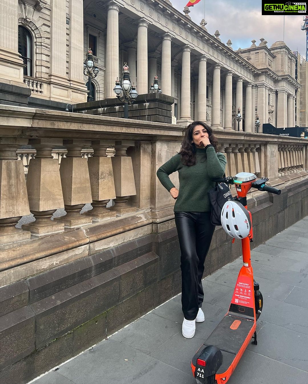 Raveena Tandon Instagram - ♥️ taking in the chill. A different kind of parliament meet. #victoria #parliament #melbourne #australia #gogreen my ride for the day #electricscooter Melbourne, Victoria, Australia