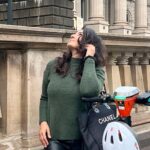Raveena Tandon Instagram – ♥️ taking in the chill. A different kind of parliament meet. #victoria #parliament #melbourne #australia #gogreen my ride for the day #electricscooter Melbourne, Victoria, Australia