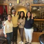 Raveena Tandon Instagram – #humsaathsaathhain ! #familiafirst #lovingyourfamilyphotodump #tandonclan