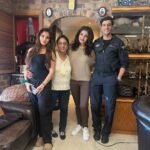 Raveena Tandon Instagram – #humsaathsaathhain ! #familiafirst #lovingyourfamilyphotodump #tandonclan