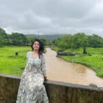 Raveena Tandon Instagram - काली मेघा ! घनन घनन घिर आई बरखा ।। ♥️♥️♥️♥️ #farmlife