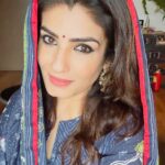 Raveena Tandon Instagram - bas yunhi. ♥️ 🔥 ………………. Fire extinguisher bhi saath rakha hai. .. for those Jalan types 😂🧿