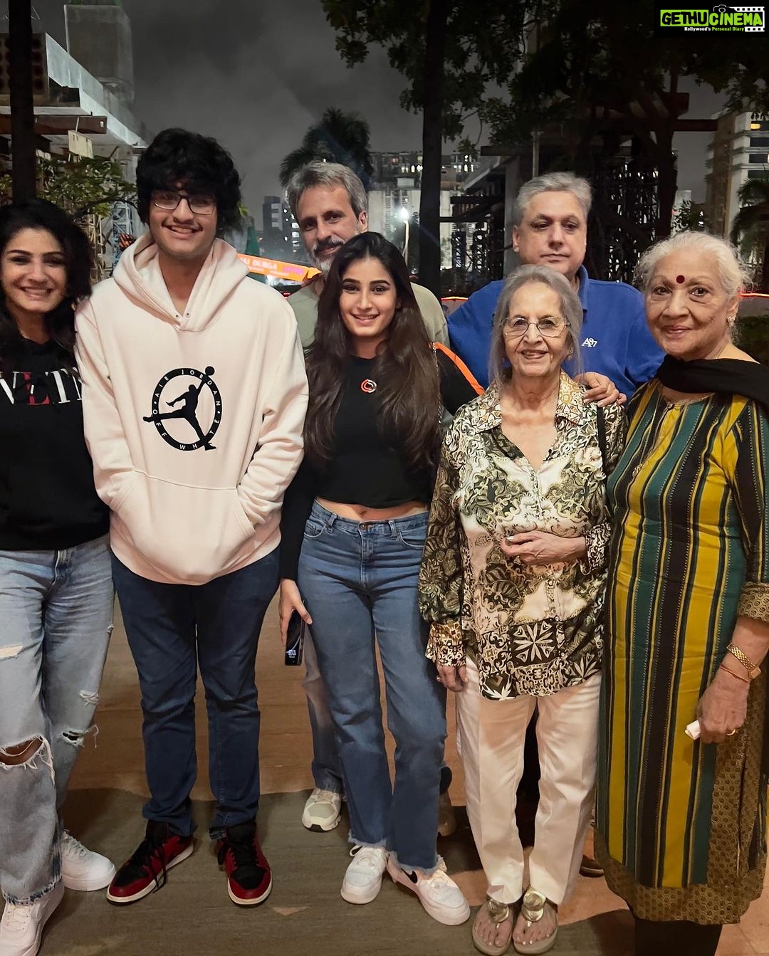 Raveena Tandon Instagram - The week that was ♥️.. A happy photo dump! Have a super Sunday all♥️😘 1)a pic of pops film majboor at the poster museum .bkc . 2) a birthday movie and dinner that was…♥️ 3 ) a quick day in the forest. 4) Thank you for the prestigious #bhupenhazarikaaward bestowed on me . And thank you .Beltola Bhaagi awards for coming here all the way to mumbai . Mumbai, Maharashtra